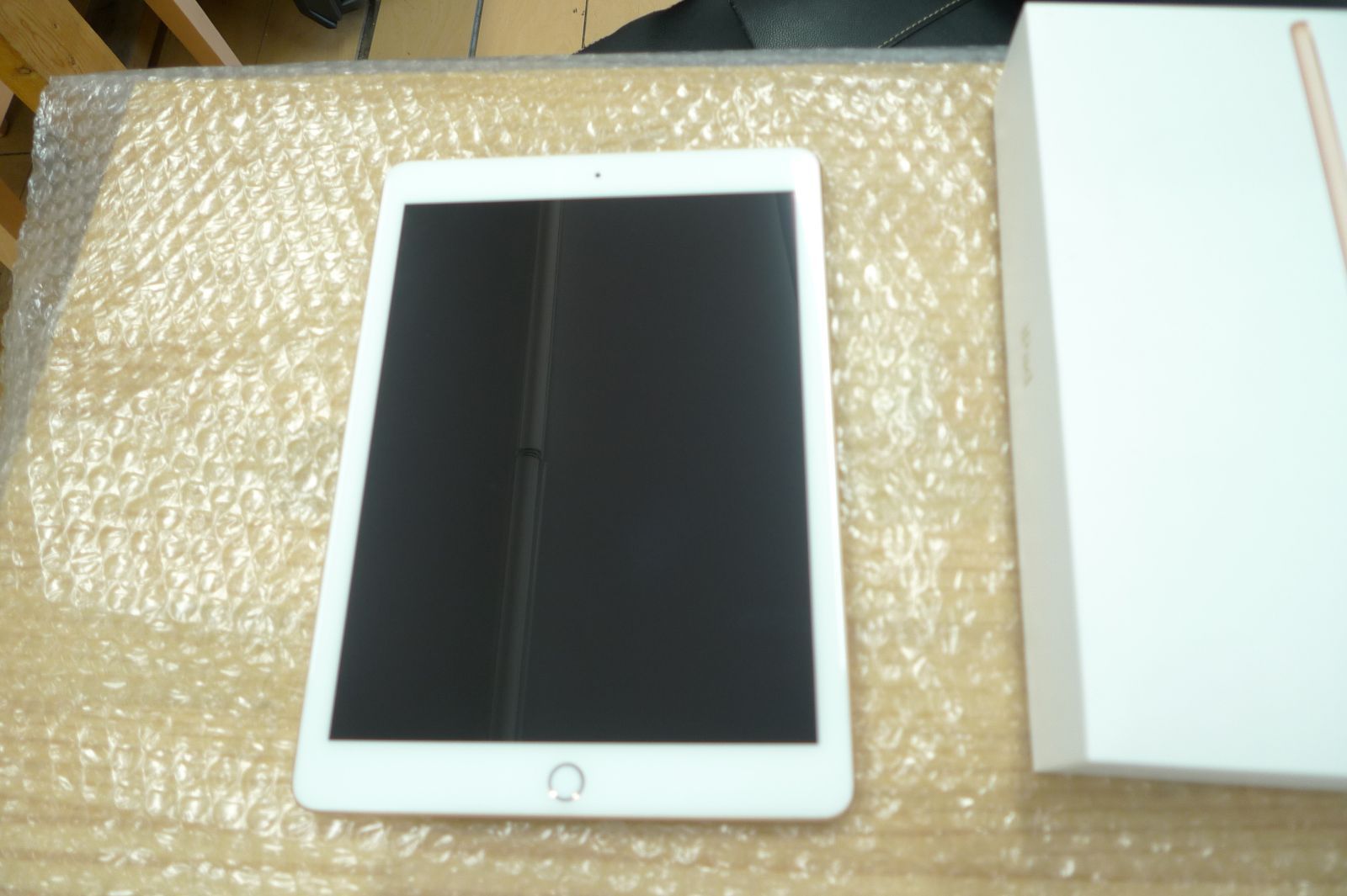Apple iPad 第6世代 32GB MRJN2J/A A1893 Wi-Fiモデル ゴールド アイ 
