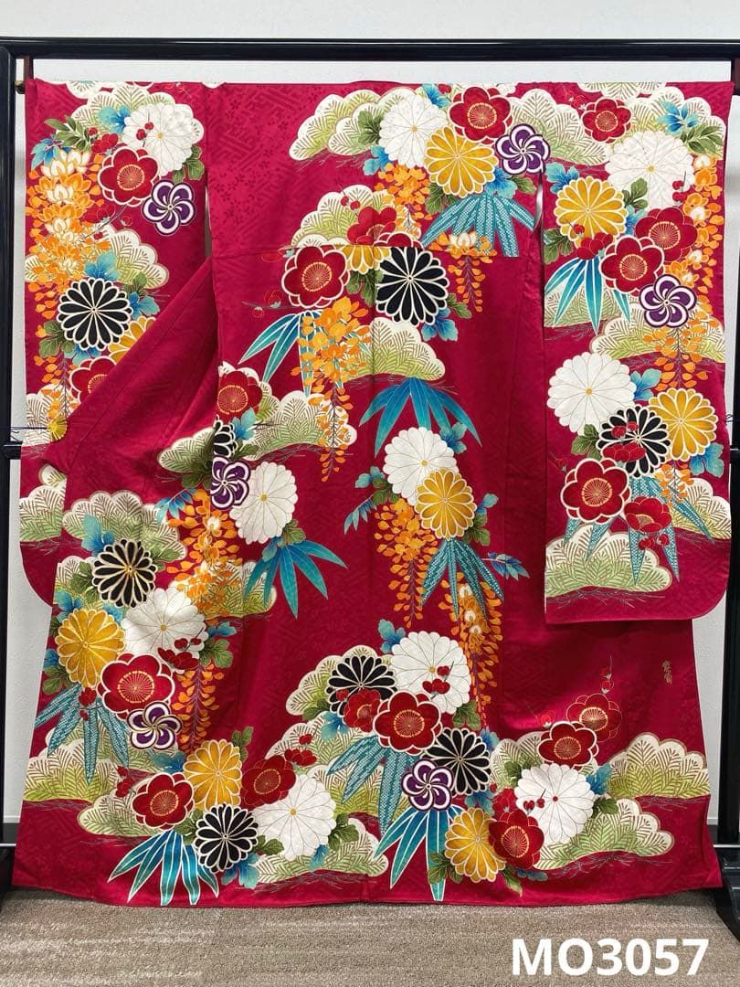 ブランド振袖 山本寛斎 金駒 金彩 紋意匠 豪華 身丈163cm 撥水加工済