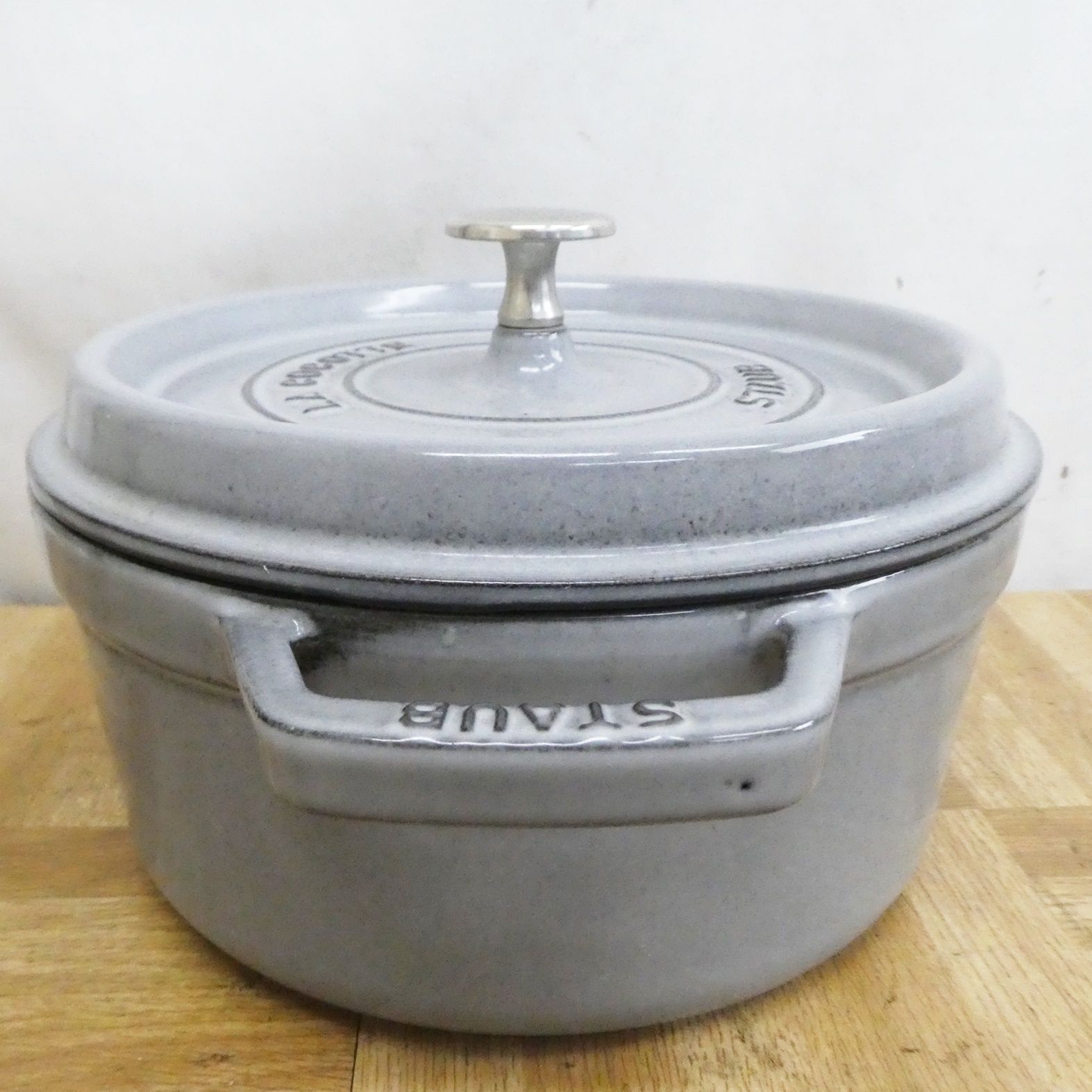 STAUB | ピコ・ココット ラウンド 22cm グレー｜【公式】ACTUS