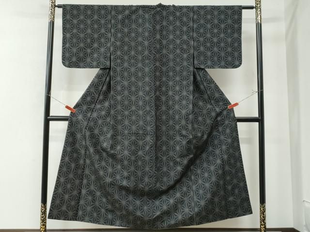 平和屋着物●上質な紬　100亀甲　麻の葉文様　黒地　正絹　逸品　CAAU2132yc 平和屋着物○上質な紬 100亀甲 麻の葉文様 黒地 正絹 逸品 CAAU2132yc