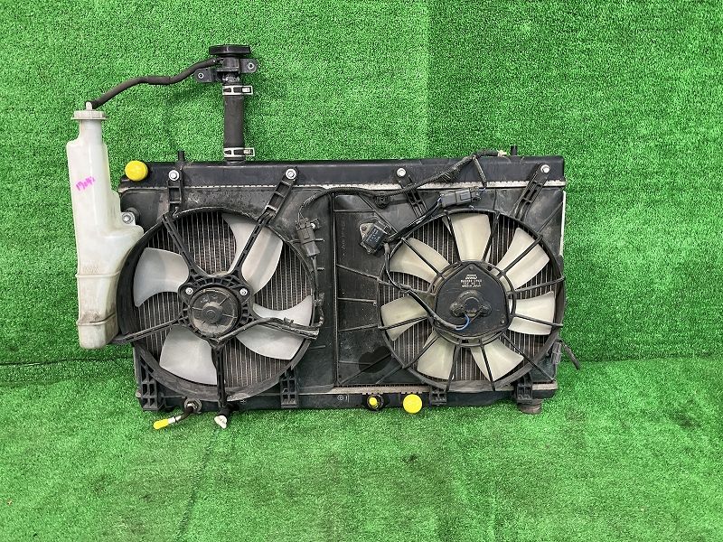 モビリオ GB2 ラジエーター W 4WD 19010-PYC-901 NH675M