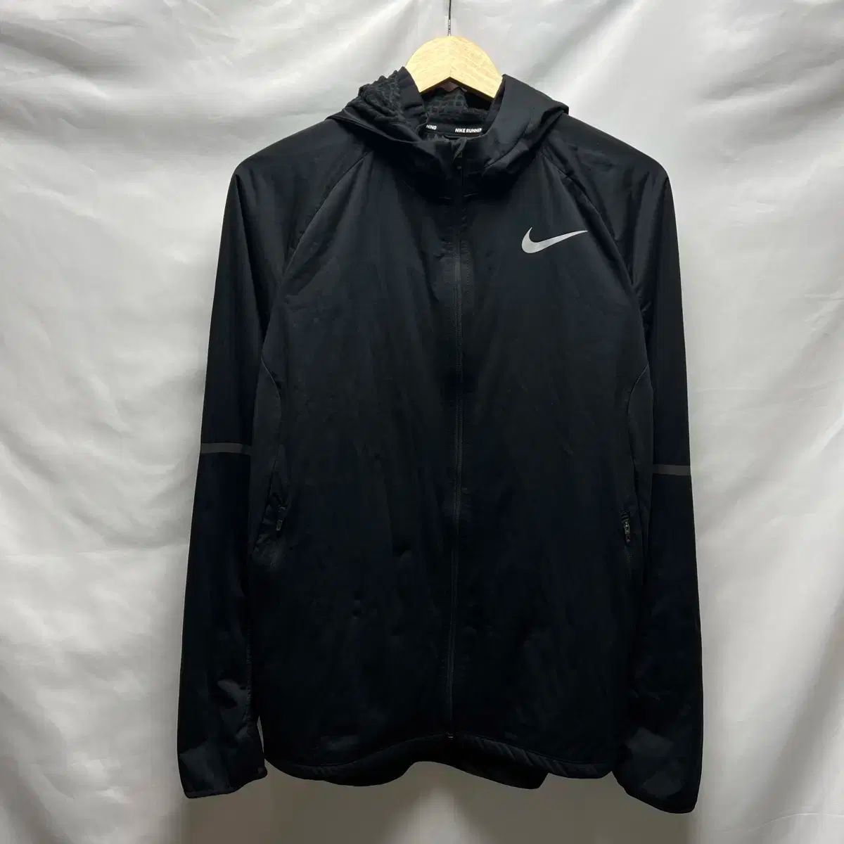 純正品/ M Nike(ナイキ） マックス シールド スウッシュ 黒