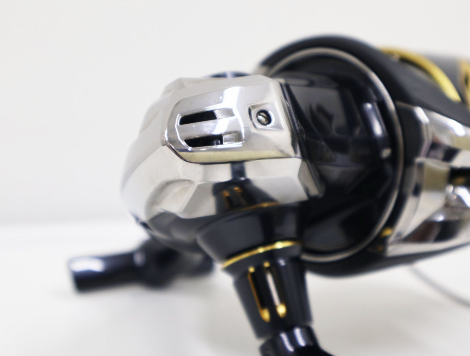 SW18000HG スピニングリール