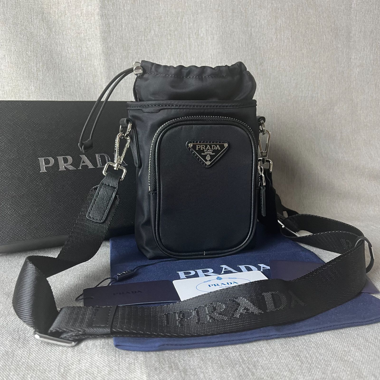 PRADA プラダ スマホショルダー ナイロン ポーチ ブラック - メルカリ