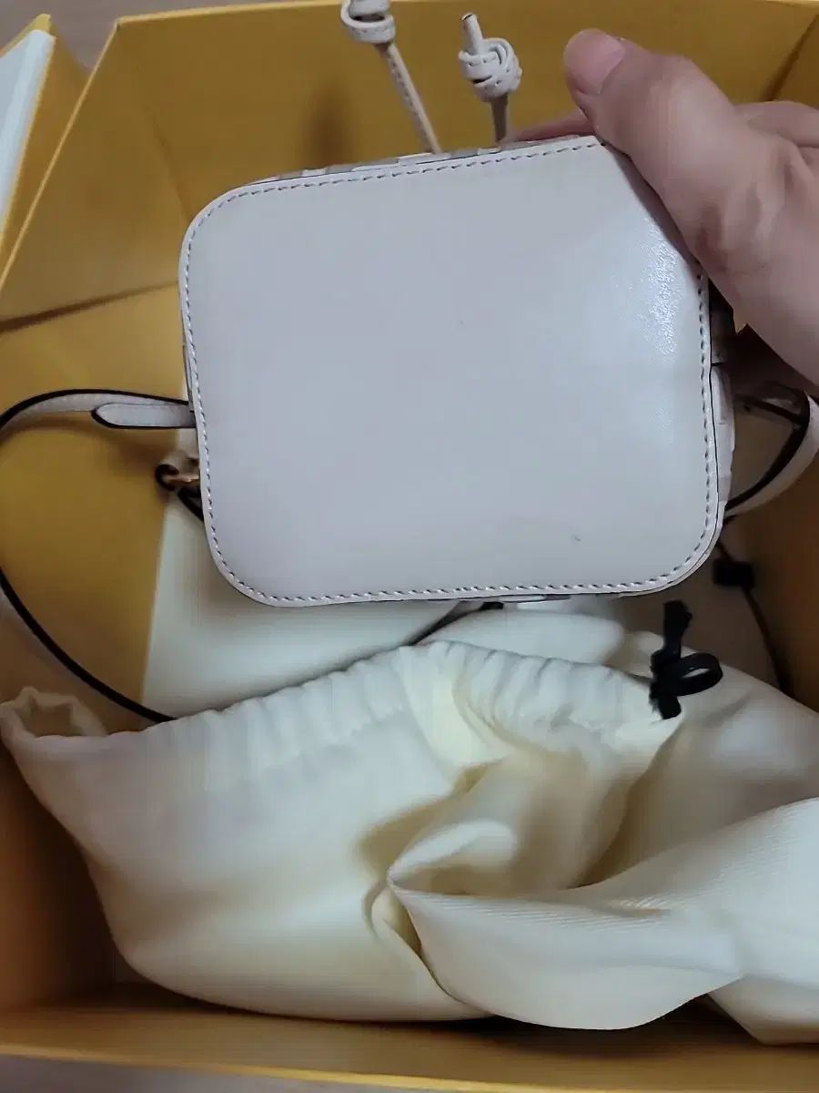 フェンディバケットバッグ