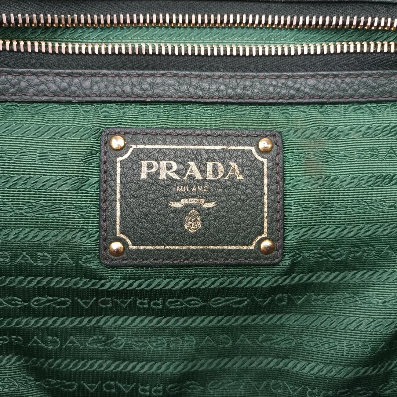 プラダPradaカーフ イノサッチェルグリーンレザー218 - メルカリ