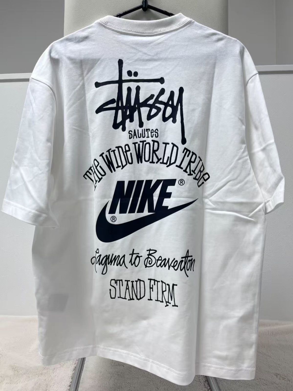 Stussy x Nike コラボ Tシャツ ホワイトM コラボ Nike x Stussy The Wide World Tribe T-Shirt (Nike/T