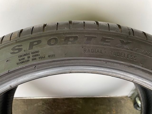 TRIANGLE TH201 TSH11 235/35 19 2本トライアングル