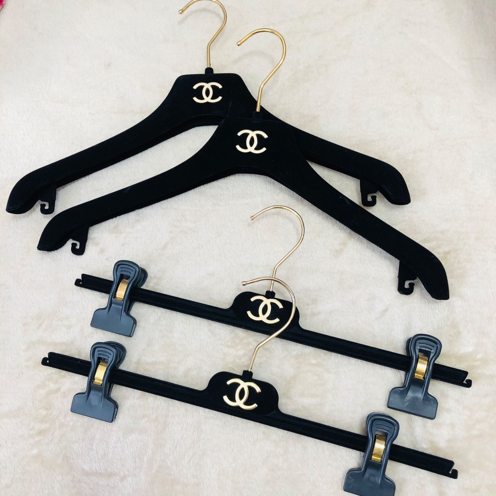 Chanel ベルベットハンガー 4本セット CHANEL - シャネル ハンガー 4本セット の通販 by スズちゃん