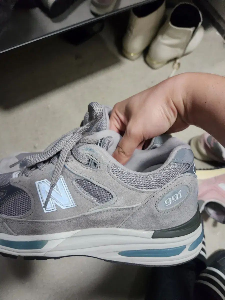 New Balance ニューバランス 991v2 グレー 270 付属品完備 4 月 22 毎日の ジーンズには軽度の耳炎があります