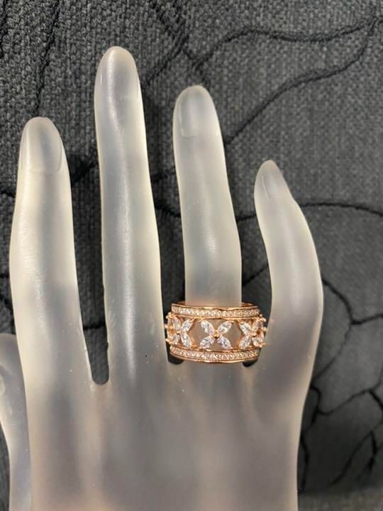 1228）16号 ピンクゴールド豪華無数のフラワーワイドリング高品質 指輪 指輪 スワロフスキー製クリスタル使用 - レディースアクセサリー