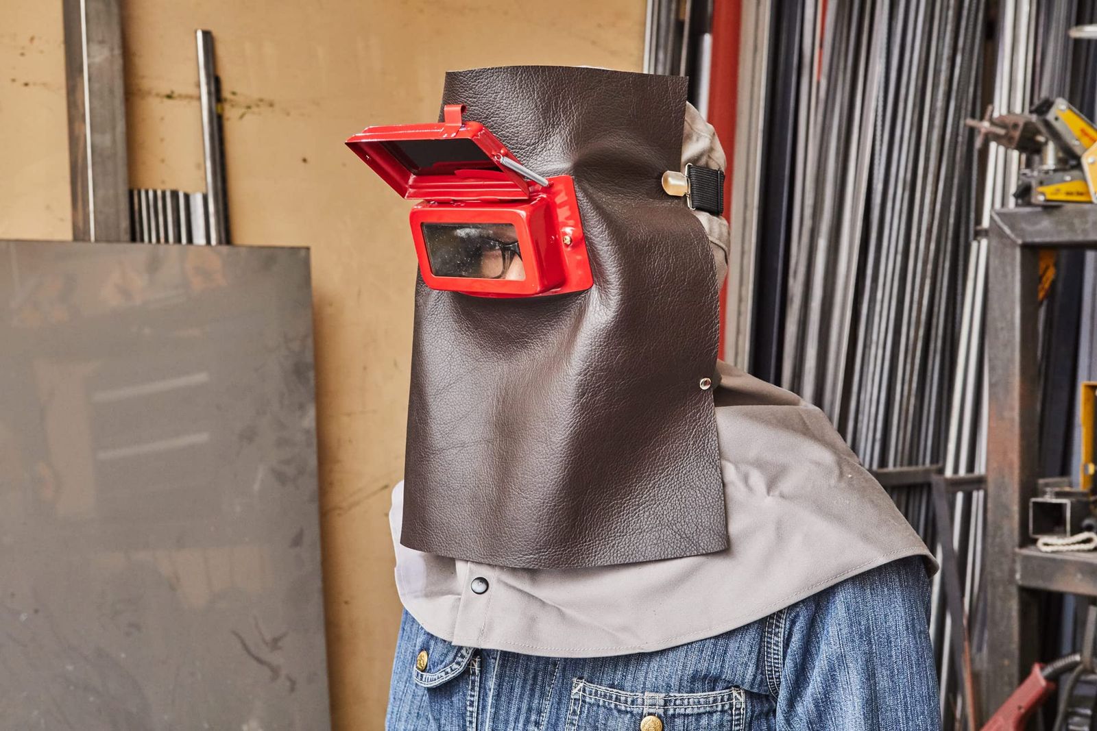 ダークブラウン