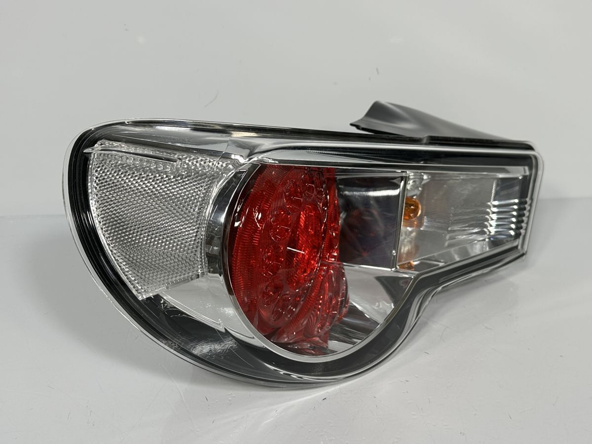 86 ハチロク ZN6 BRZ ZC6 前期 純正 左テールランプAssy LH SU003-02531 84912CA052 220-60082 220-60084 破損キズなし 管理31792