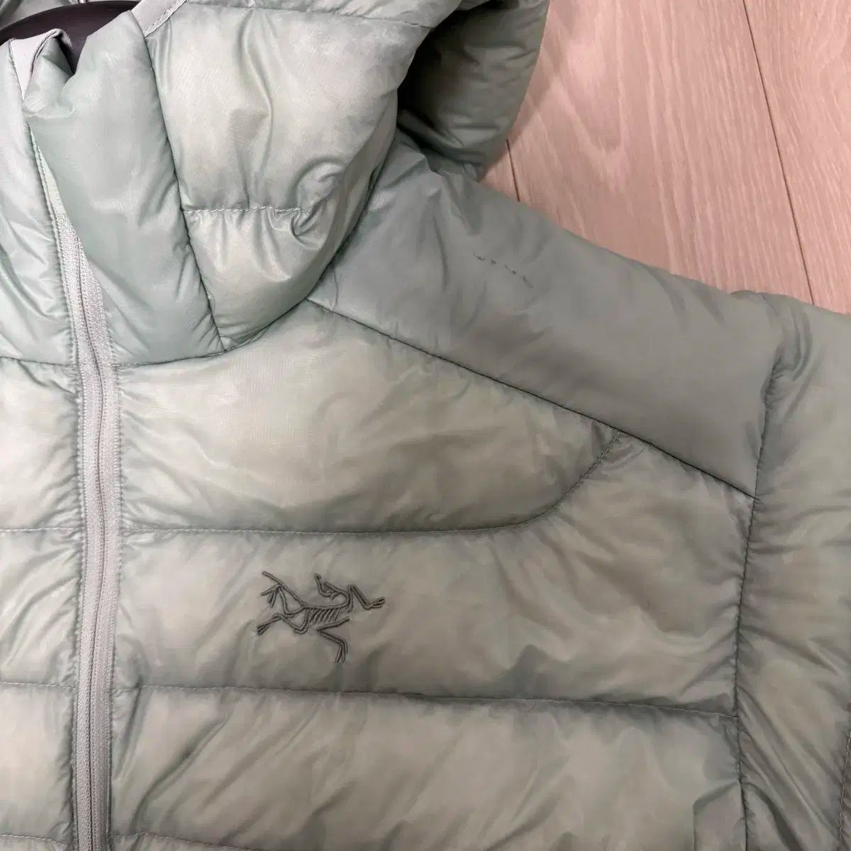 グローバル送料無料。 アークテリクス セリウムフーディ ストーングリーン L 期間限定割引40%！