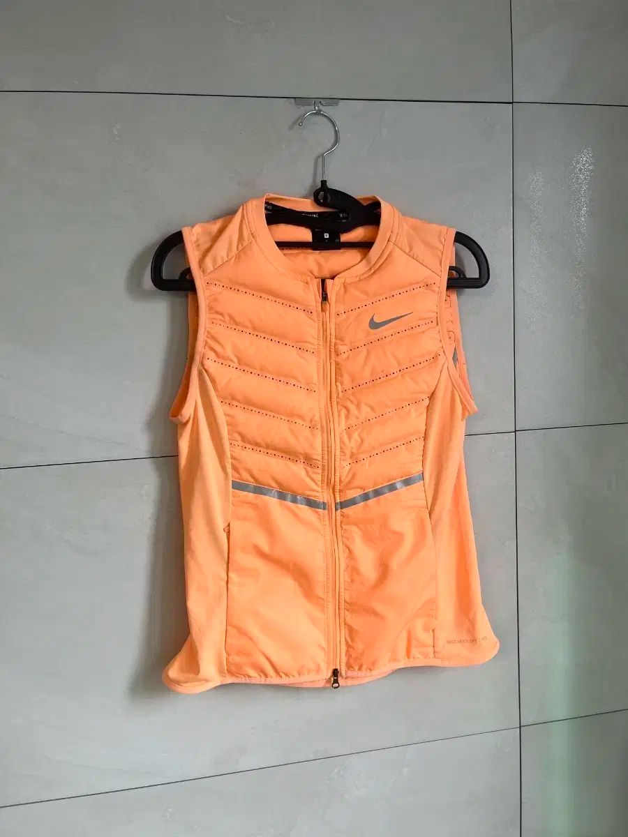 NIKE ナイキ エアロロフト ランニング ベスト レディース S