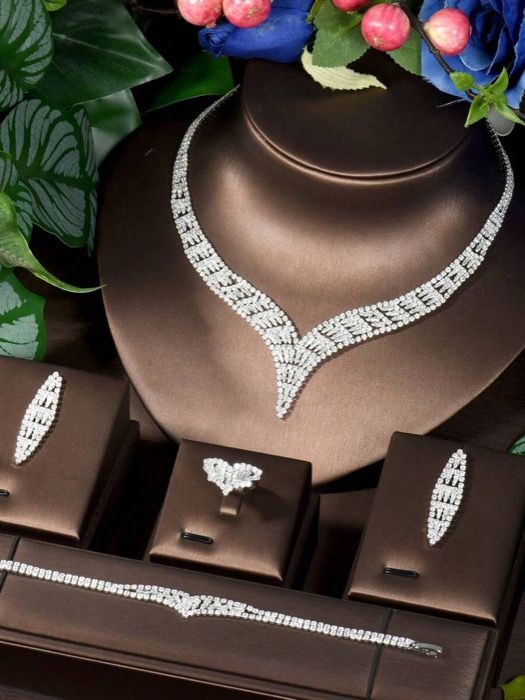 ジュエリー レディース セット 1セット エレガントジュエリーセット キュービックジルコニア中空ハートデコレーション 女性へのバレンタインデーギフトに適しています