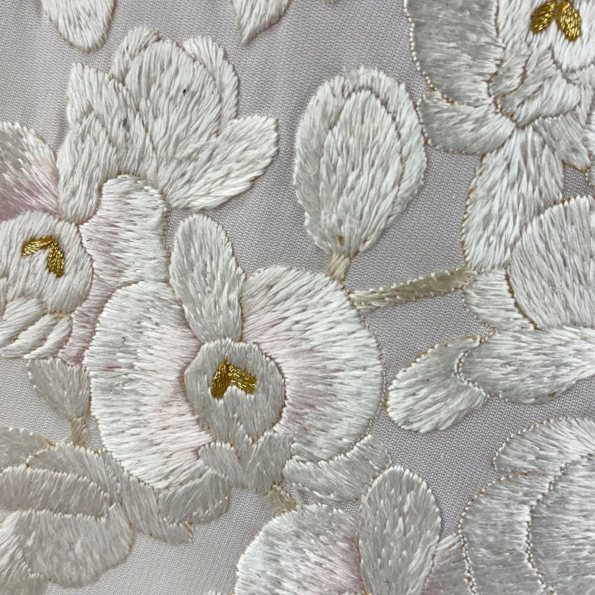 正絹　高級　長襦袢　無双袖仕立　蝶刺繍半襟　籠網目文　✨トールさんも✨ 楽天市場】【8/1 0:00- 全品10%OFF☆夏物SALE開催中】半襟 刺繍