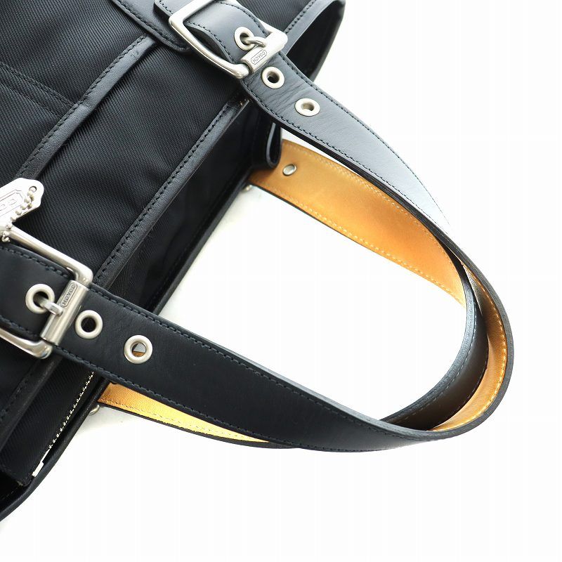 コーチ COACH