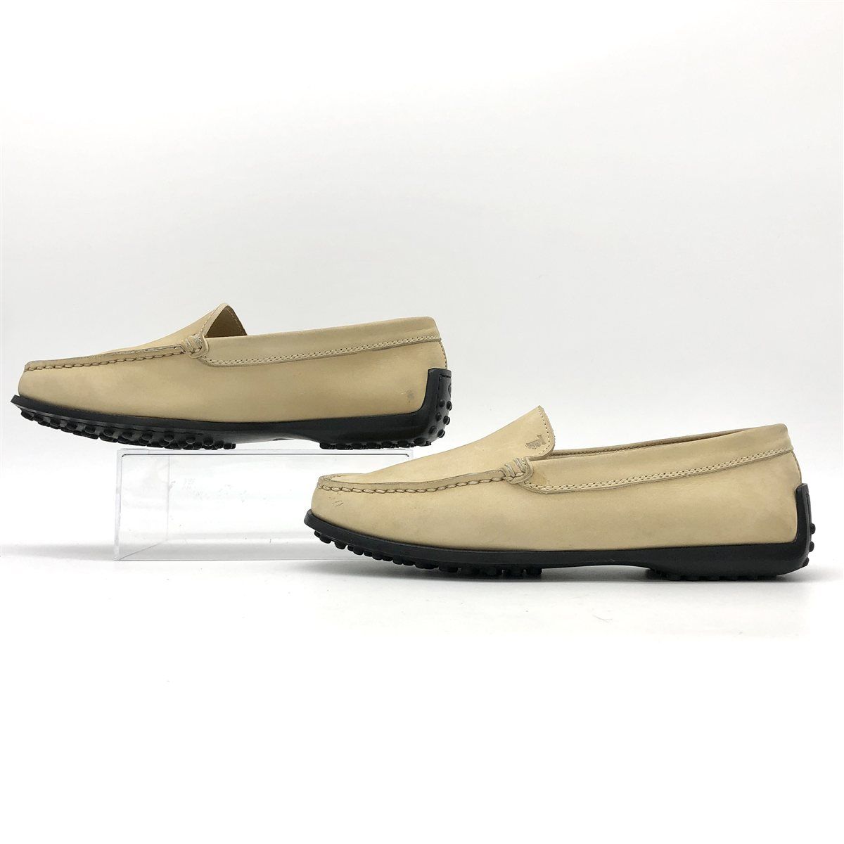 美品⭐️TOD'S ベージュ スエード ドライビングシューズ TOD'S ドライビングシューズ スエード ロゴ スクエアトゥ