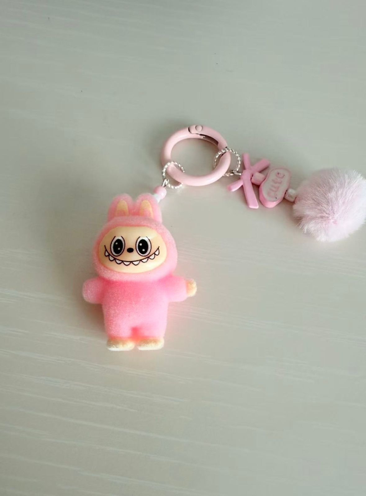 2個セット ラブブ Labubu キーホルダー ミニ ポンポンリボン付き
