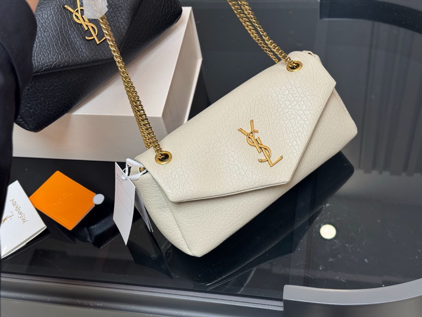 今日特価】Saint Laurent Calypso アームバッグ（羊皮紋