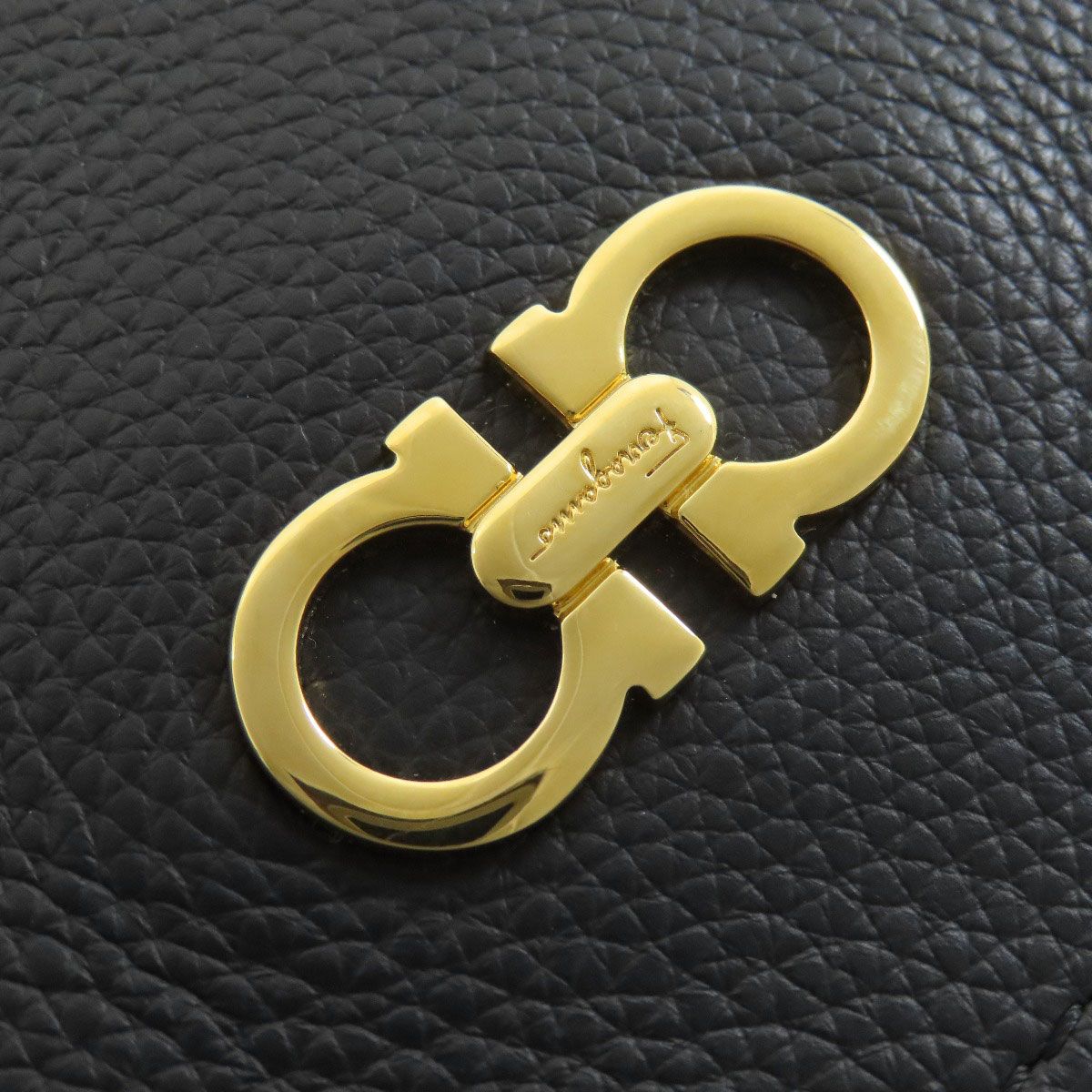 ガンチーニ金具モチーフ