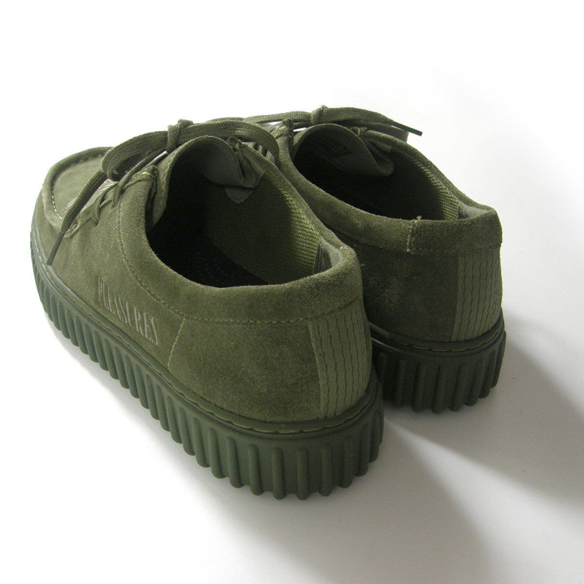  Clarks × PLEASURES クラークス プレジャーズ Torhill DRGNLo トーヒルドラゴンロー スエードレザーシューズ オリーブ ｜ オールシーズン その他 ブーツ 革靴