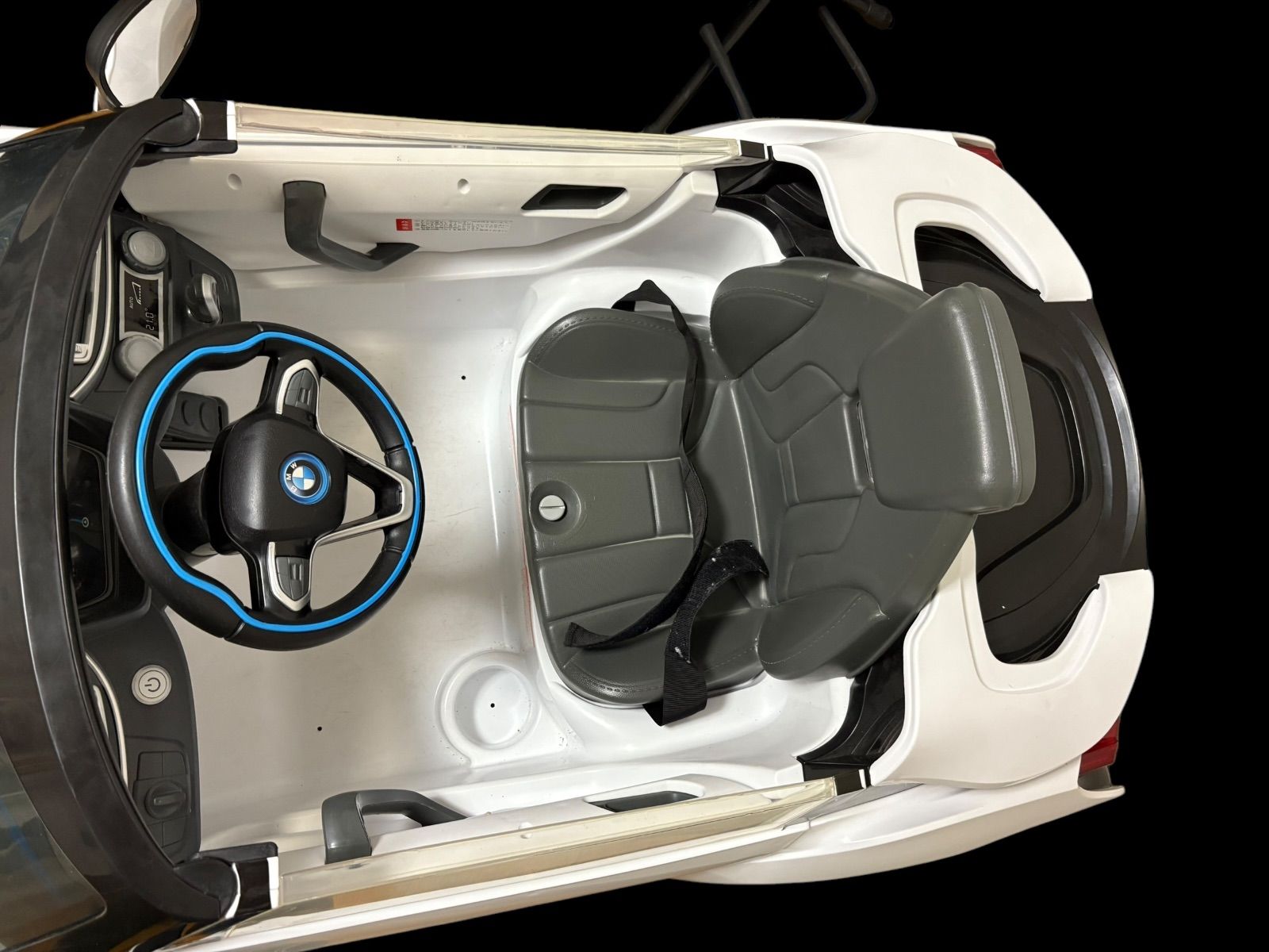 トイザらス BMW i8 Concept Spyder 子供用電動ミニカー - メルカリ