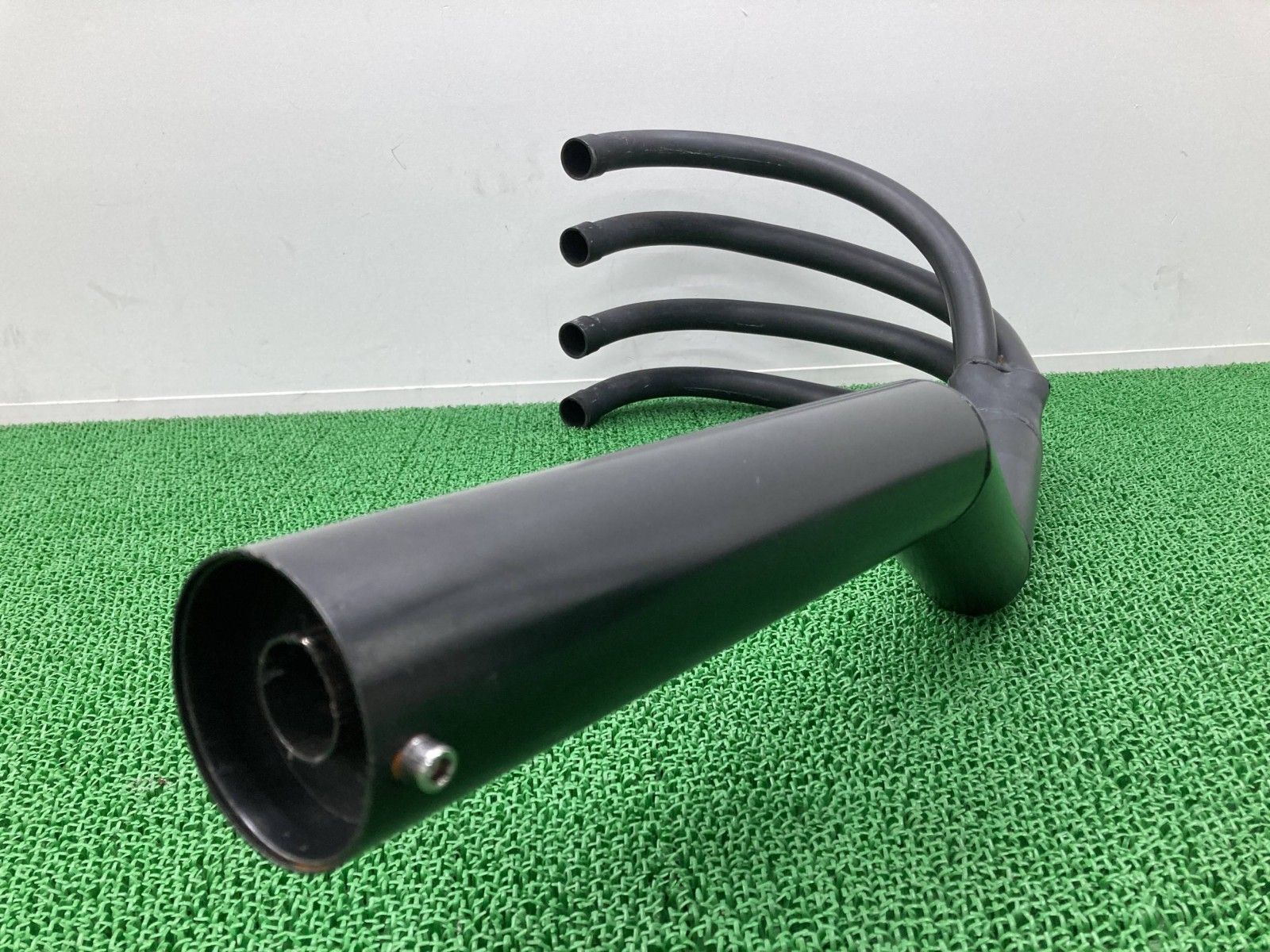 MADMAX製ゼファー400 マフラー 社外 ZR400C スチール 70φ 手曲げ風ショート管 ワンピースマフラー カスタム素材に kP