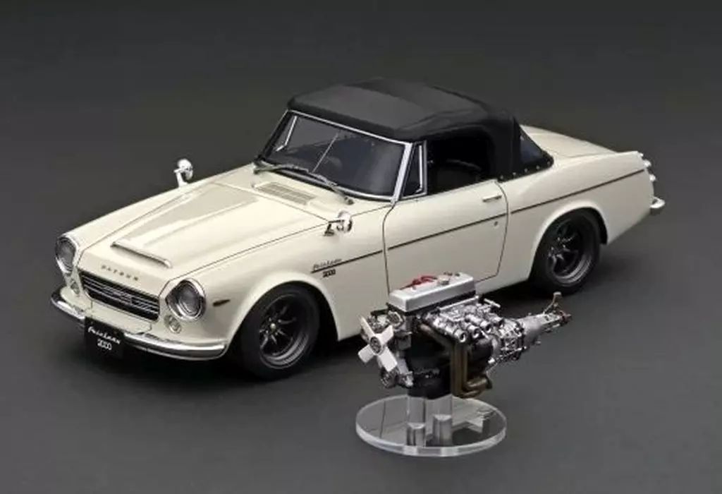 中古】ミニカー 1/18 DATSUN Fairlady 2000 SR311(ホワイト