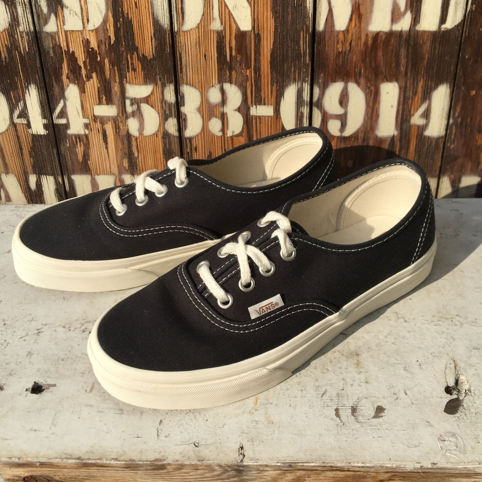 Vans authentic outlet classic black white