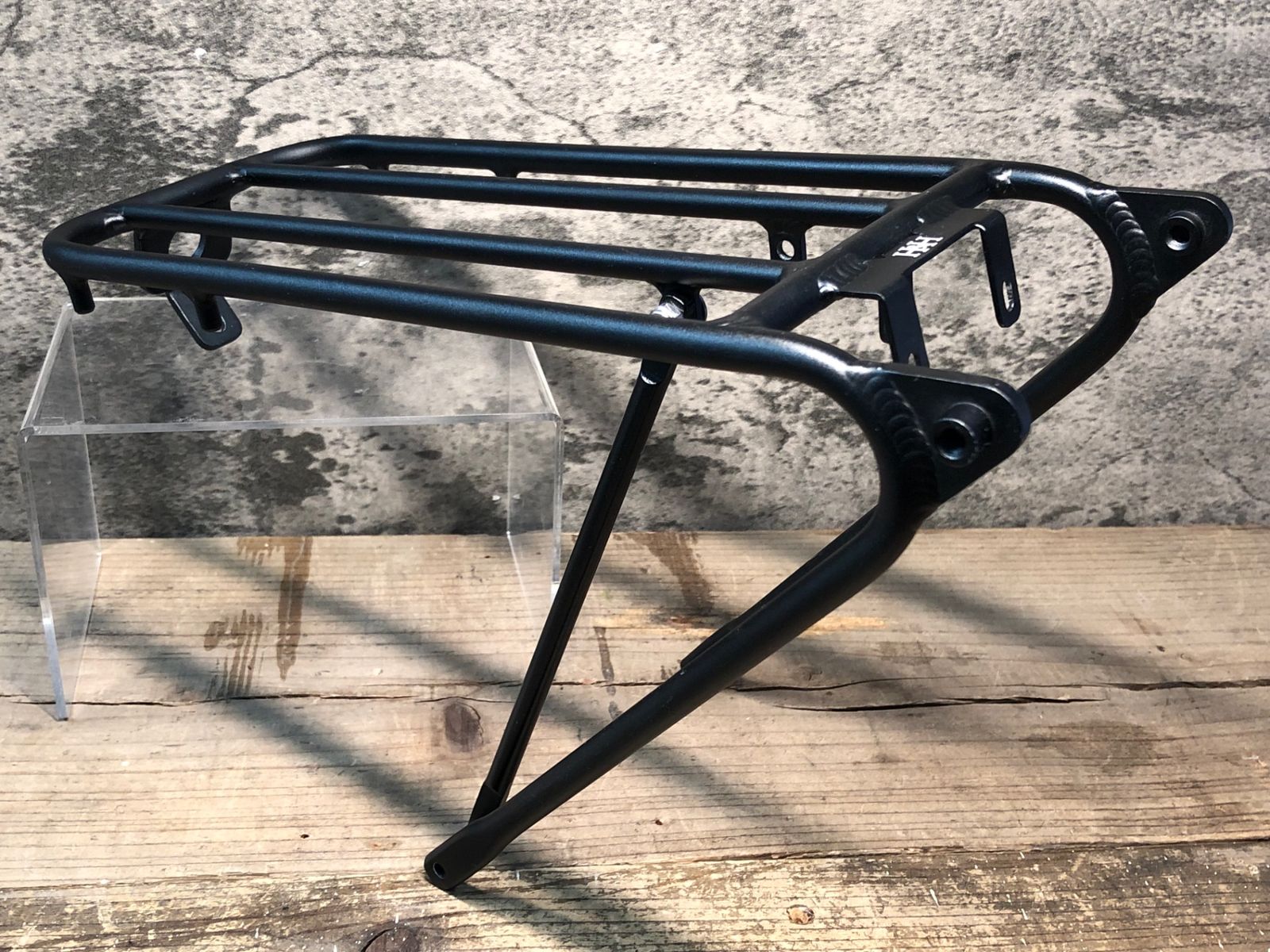 IW825 H&H Titanium Rear Carrier Black リアキャリア ボルト欠品