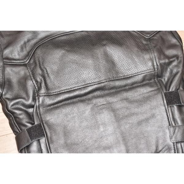 ベスト なめした柔らかいバッファローレザー