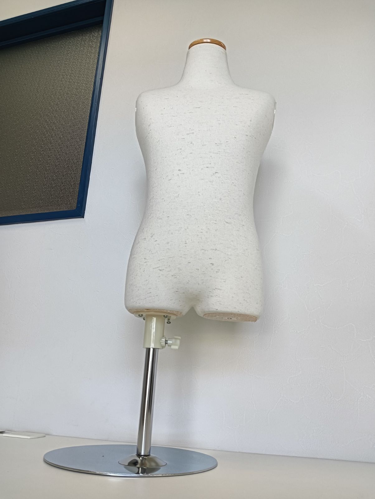 男性用布製マネキン 美品ステンレストルソー 布製ベージュ 土台付き