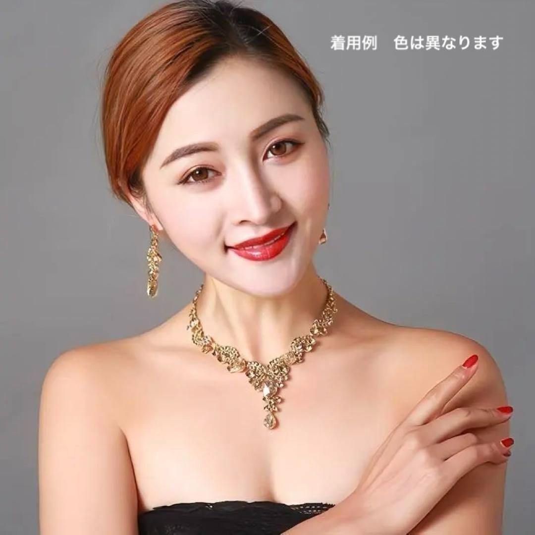 ★ ★クリスタルアクセントネックレス＆ピアスセット Tika アクセサリー セットアクセサリー 2点セット ビジュー
