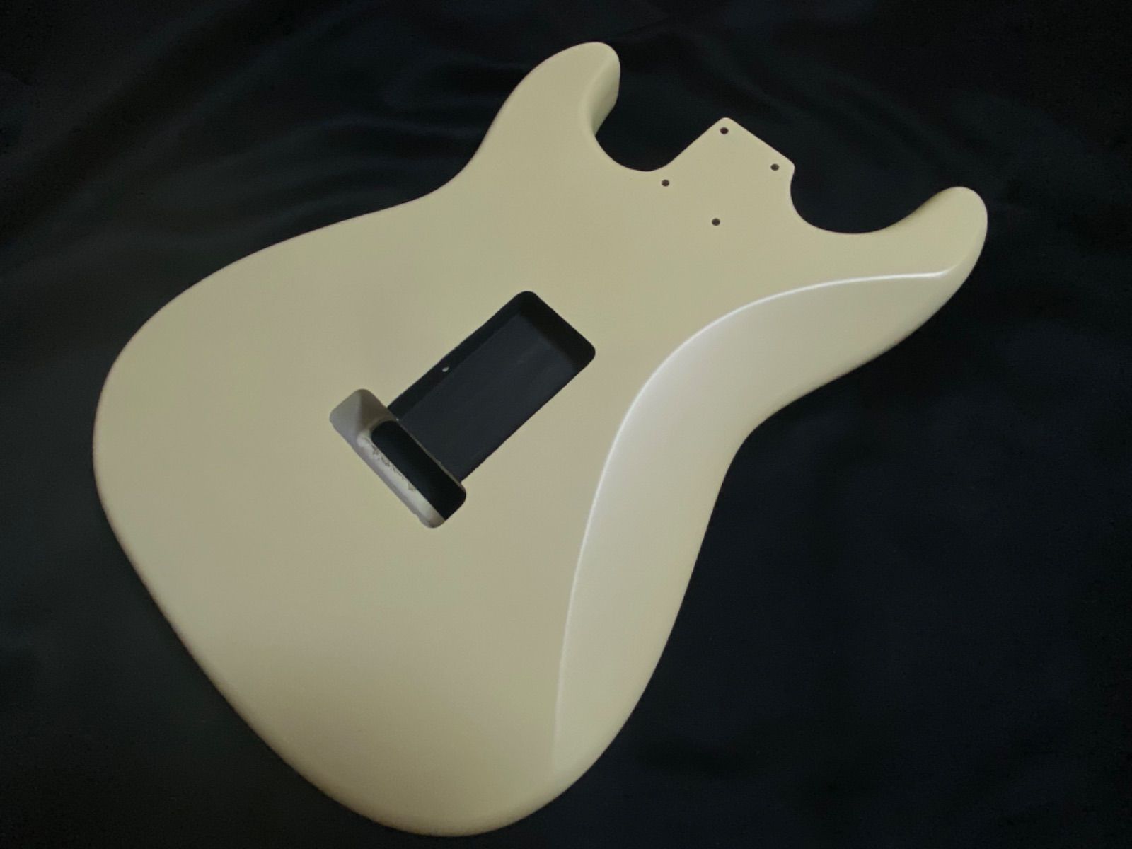 ストラトキャスター ボディ No1 サテン塗装アルダー ビンテージ