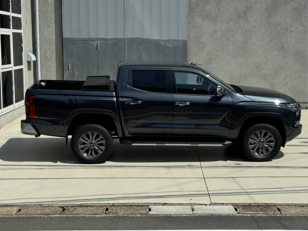 ハードトノカバー LED付