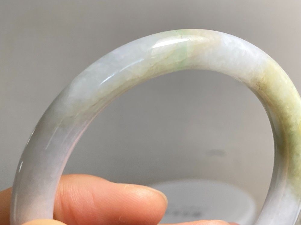 BG9-39 訳あり処分品 糯種 57.0mm 白緑 ミャンマー産 A貨 本翡翠