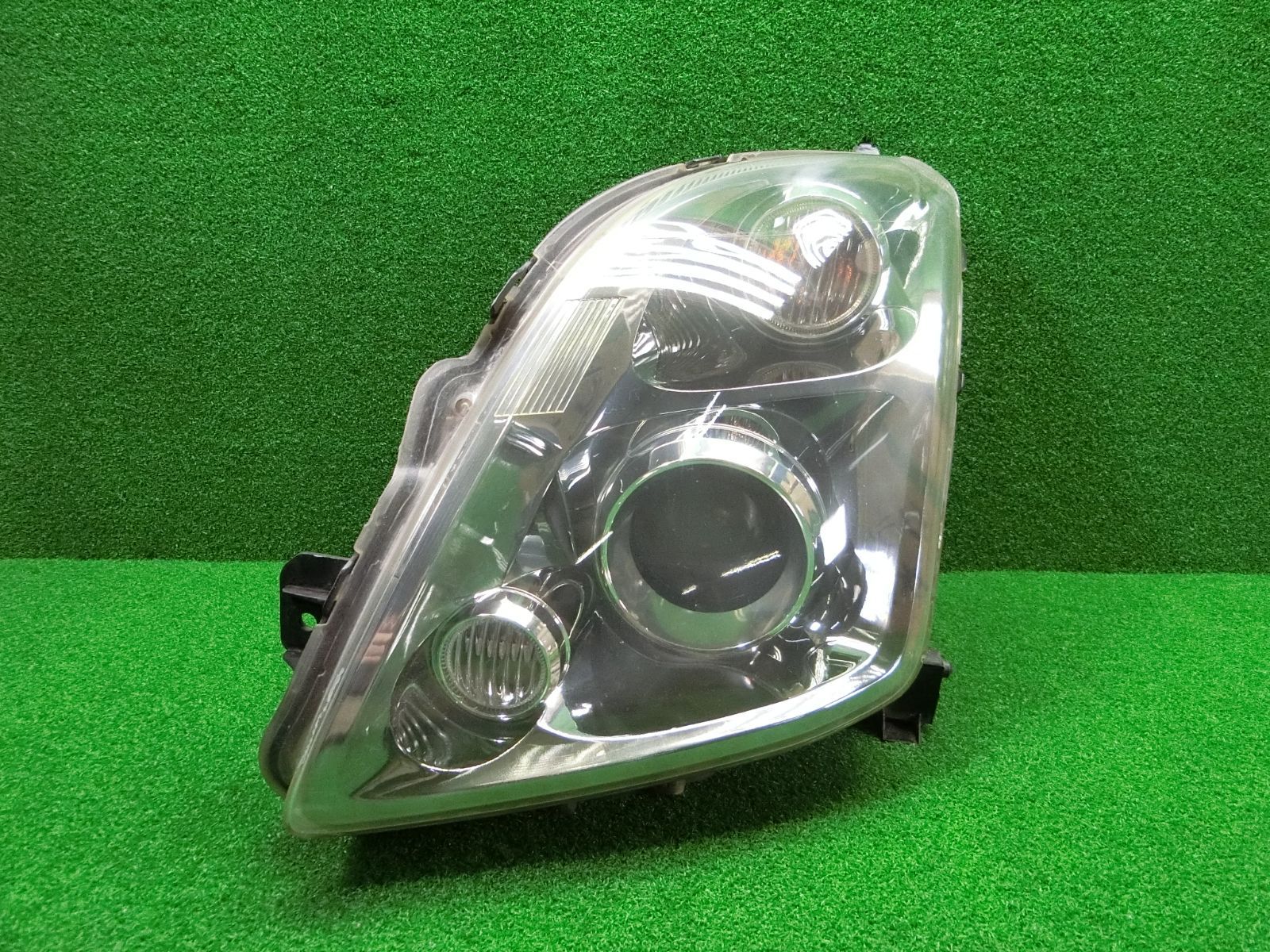 K8669 コーティング済 スイフト スポーツ ZC31S 左 ヘッドライト STANLEY P5450 研磨済 破損なし