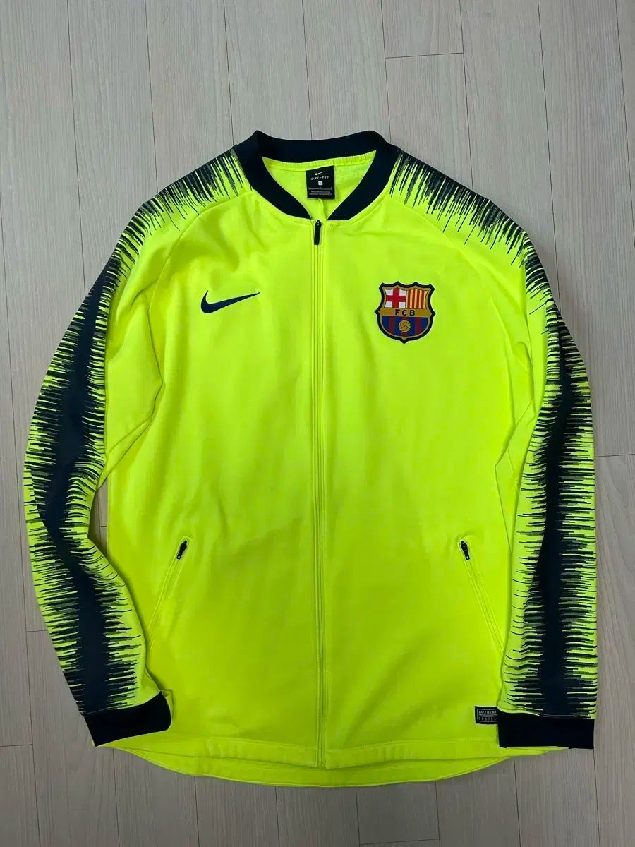 台湾限定 XRAGE × ダンダダン(セルポ星人半袖シャツ) 節約