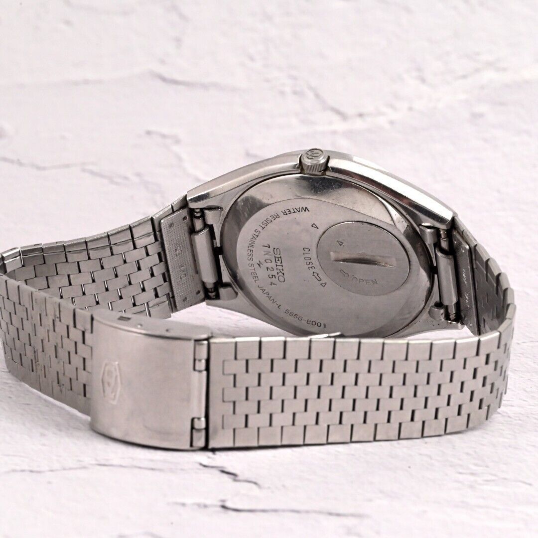 う*ぎ様 SEIKO キングクォーツ 5856-8001 腕時計　中古 ヴィンテージ 1977 【SEIKO】セイコー King QUARTZ Ref.5856-8001 36mm