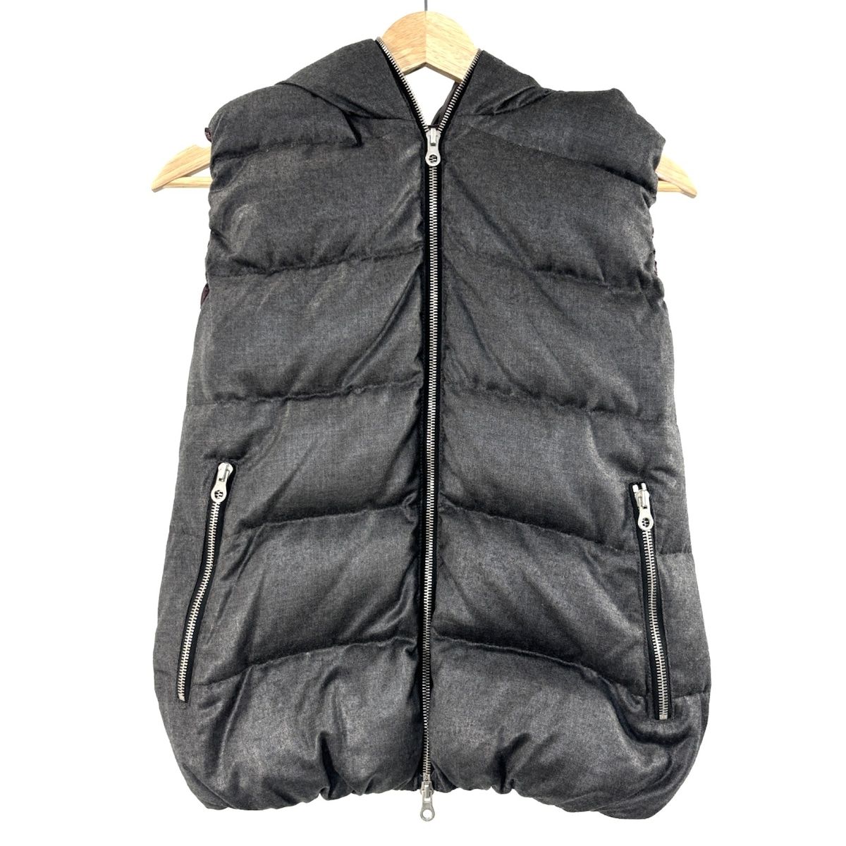 DUVETICA フード付きグレーダウンベスト　　サイズ40 DUVETICA フード付きダウンベスト サイズ40 グレー 【公式通販】