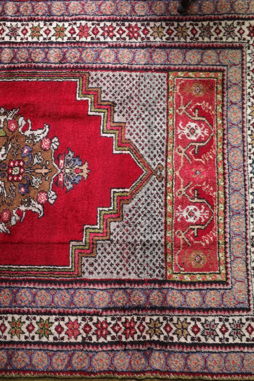 クルシェヒル絨毯 ヴィンテージラグ