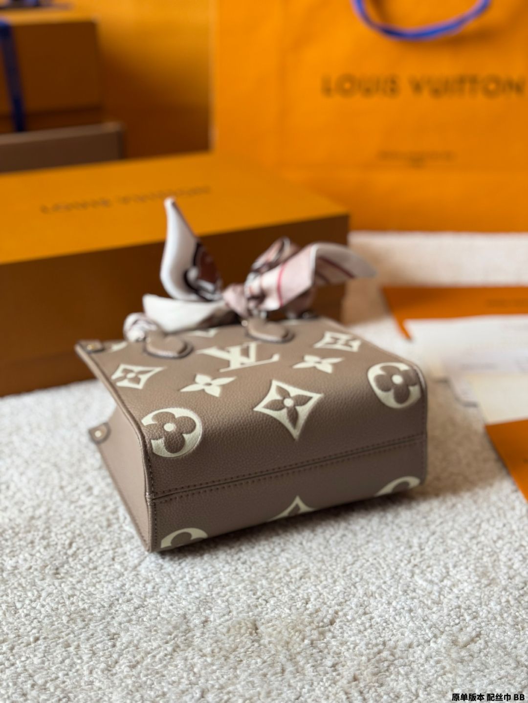 今日特価】LV Onthego 18cm Embossed Jungle Bag - ルイ