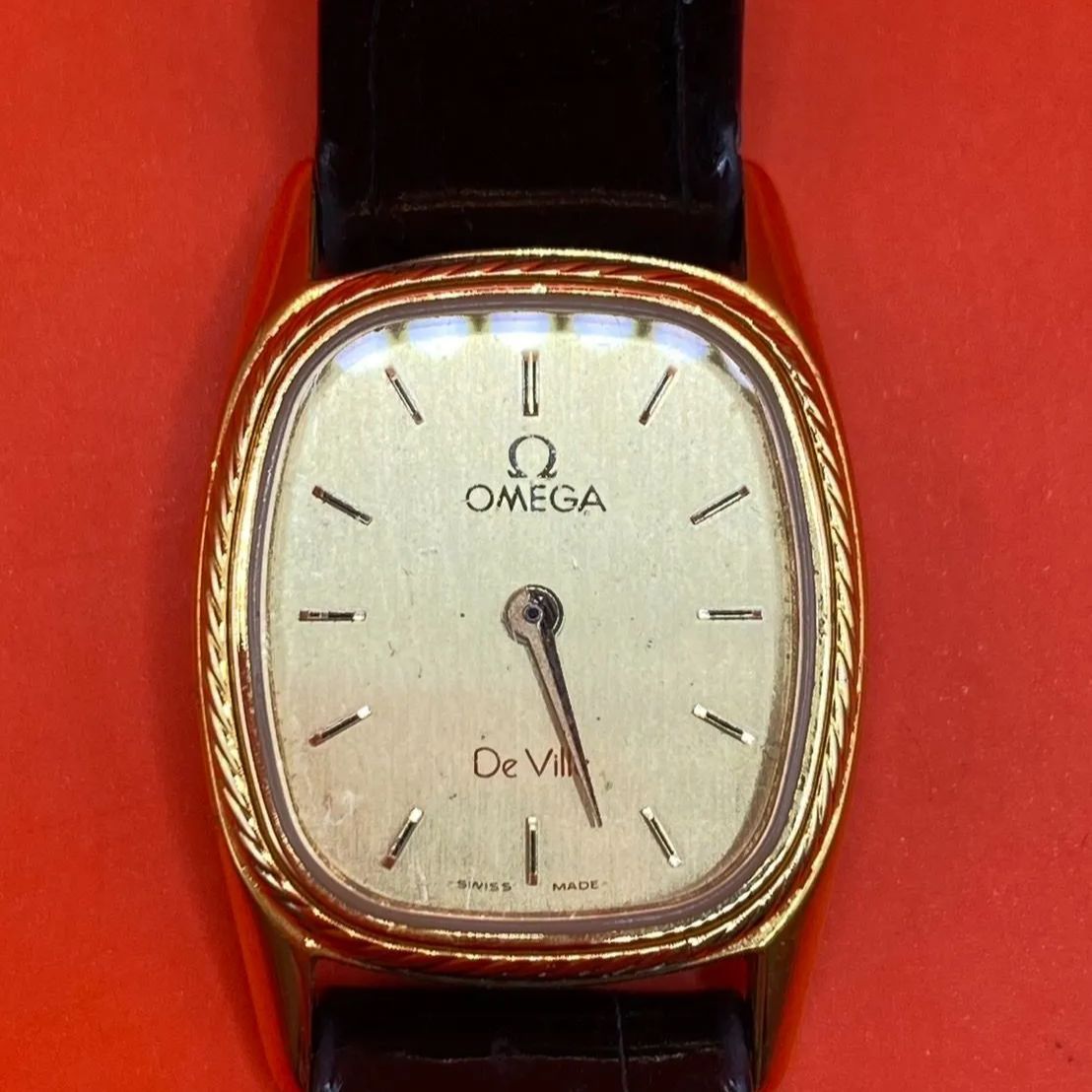 稼働品 裏返せ OMEGA オメガ De Ville デビル ゴールド クォーツ式腕時計