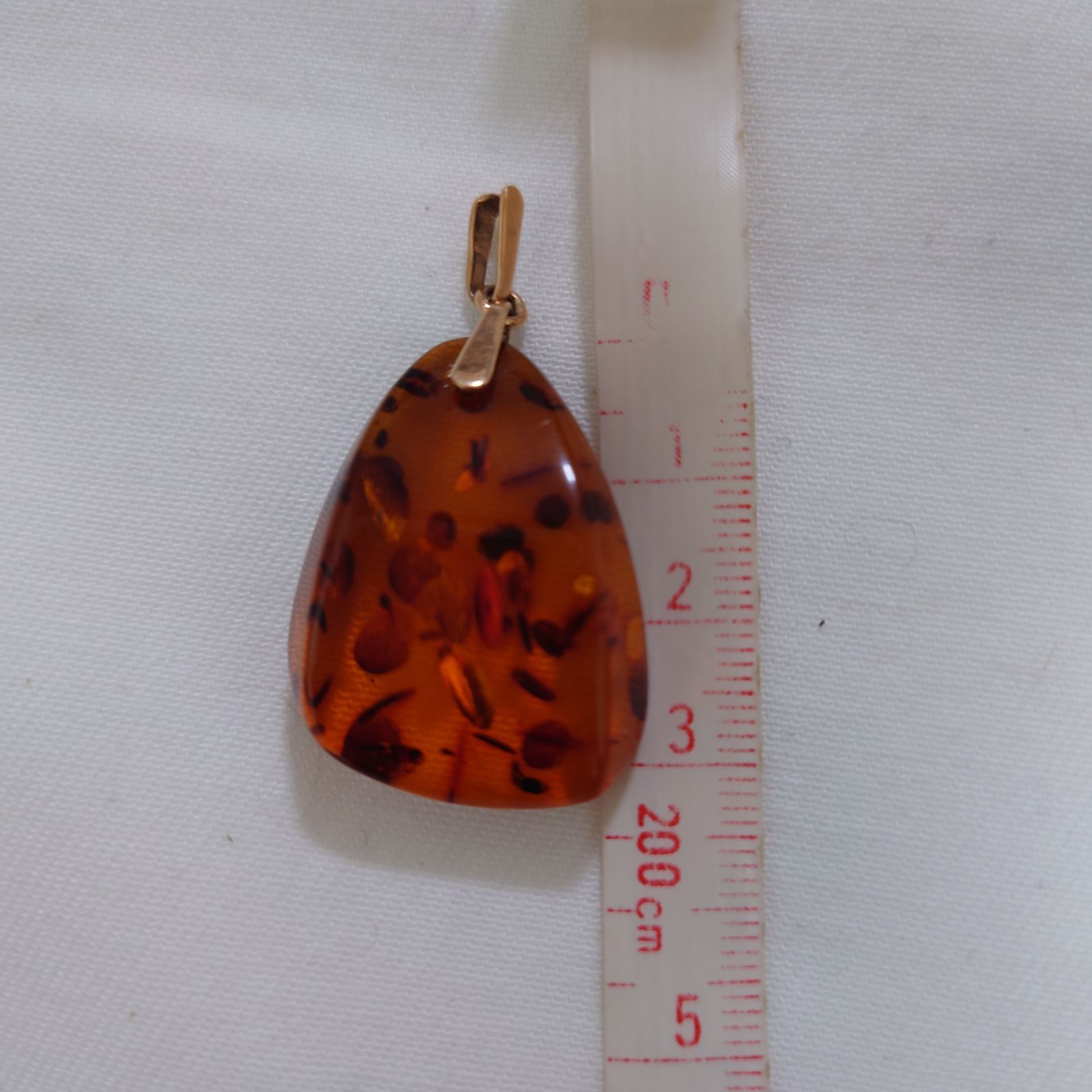 琥珀　ペンダントトップ　583刻印 在庫整理セール中】琥珀 ネックレストップ 金 583 8rk 刻印 - メルカリ