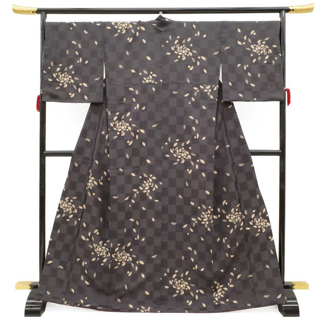 紬 着物 リサイクル 正絹 袷 手染め 濃グレー地 地紋 市松 モダン 花柄 花 かわいい お洒落 カジュアル 春 秋 冬 仕立て上がり 身丈171 裄丈71 TLサイズ トールサイズ LL 2L みやがわ sb16465