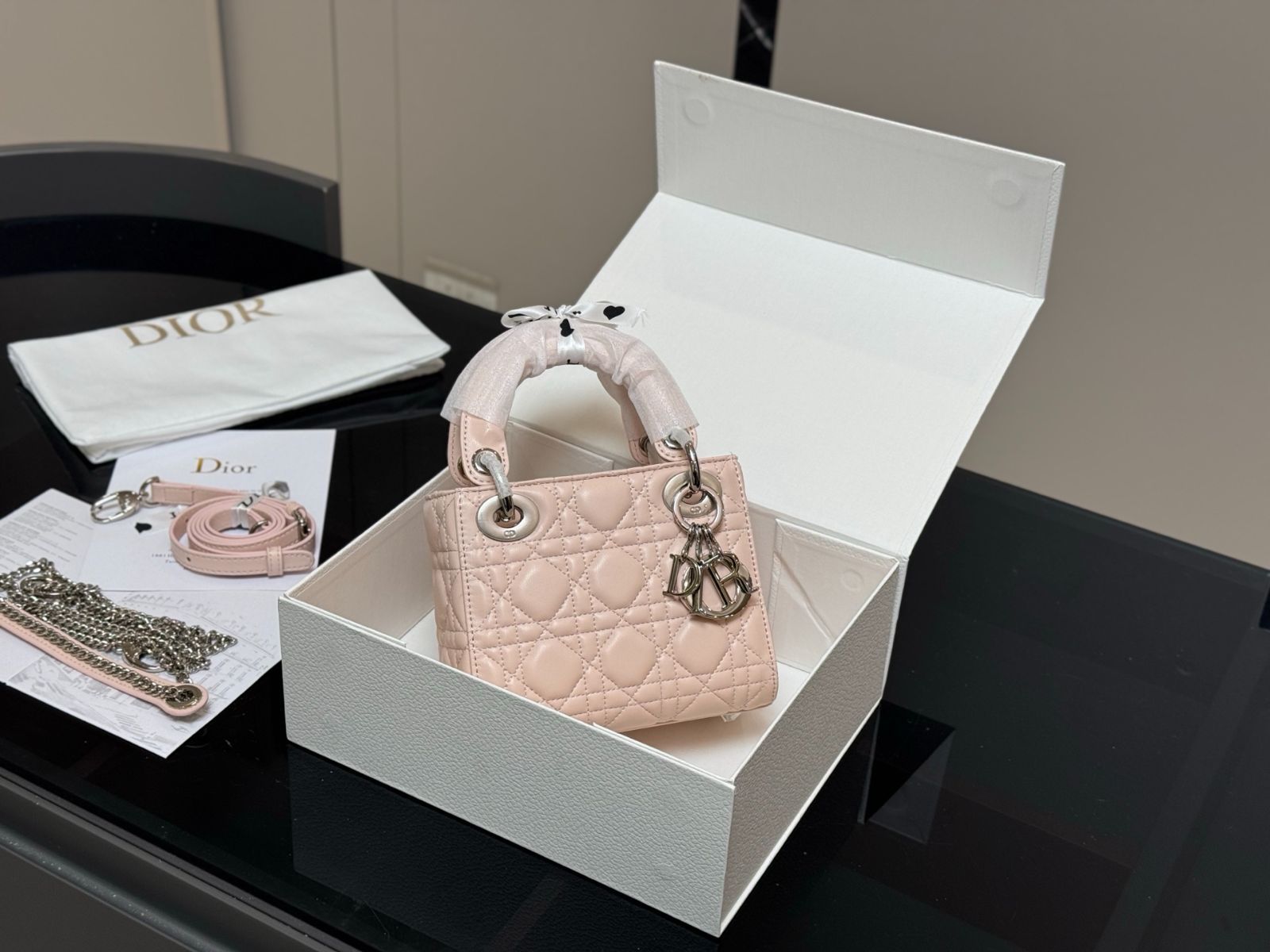 今日 Dior Lady Dior ラムスキンバージョン ディオール レディー ディオール ラムスキンバージョン