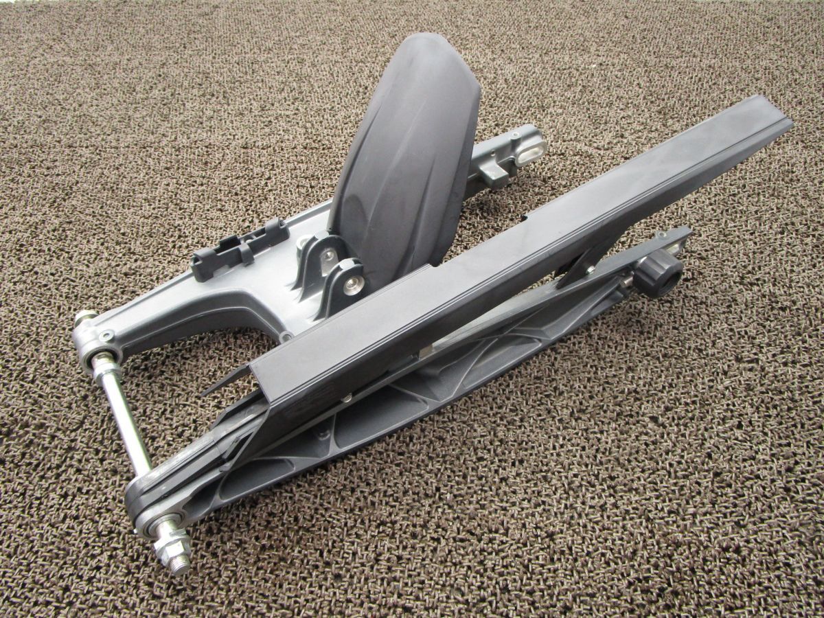 KTM 250デューク スイングアーム チェーンカバー □R984！JGE KTM