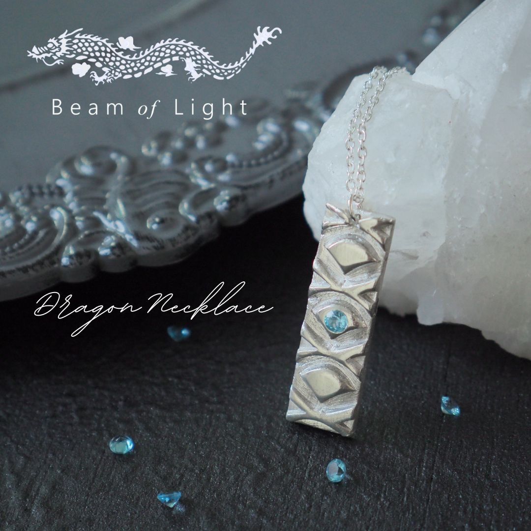 国産 天然珊瑚オレンジ色の牛の彫刻、ペンダントやほかのアクセサリー